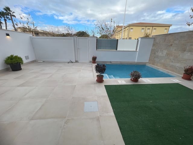 Chalet de 3 habitaciones en Los Peñascos - El Salero - Los Imbernones, San Pedro del Pinatar en venta con piscina - 419.900 € (Ref: 8528520)