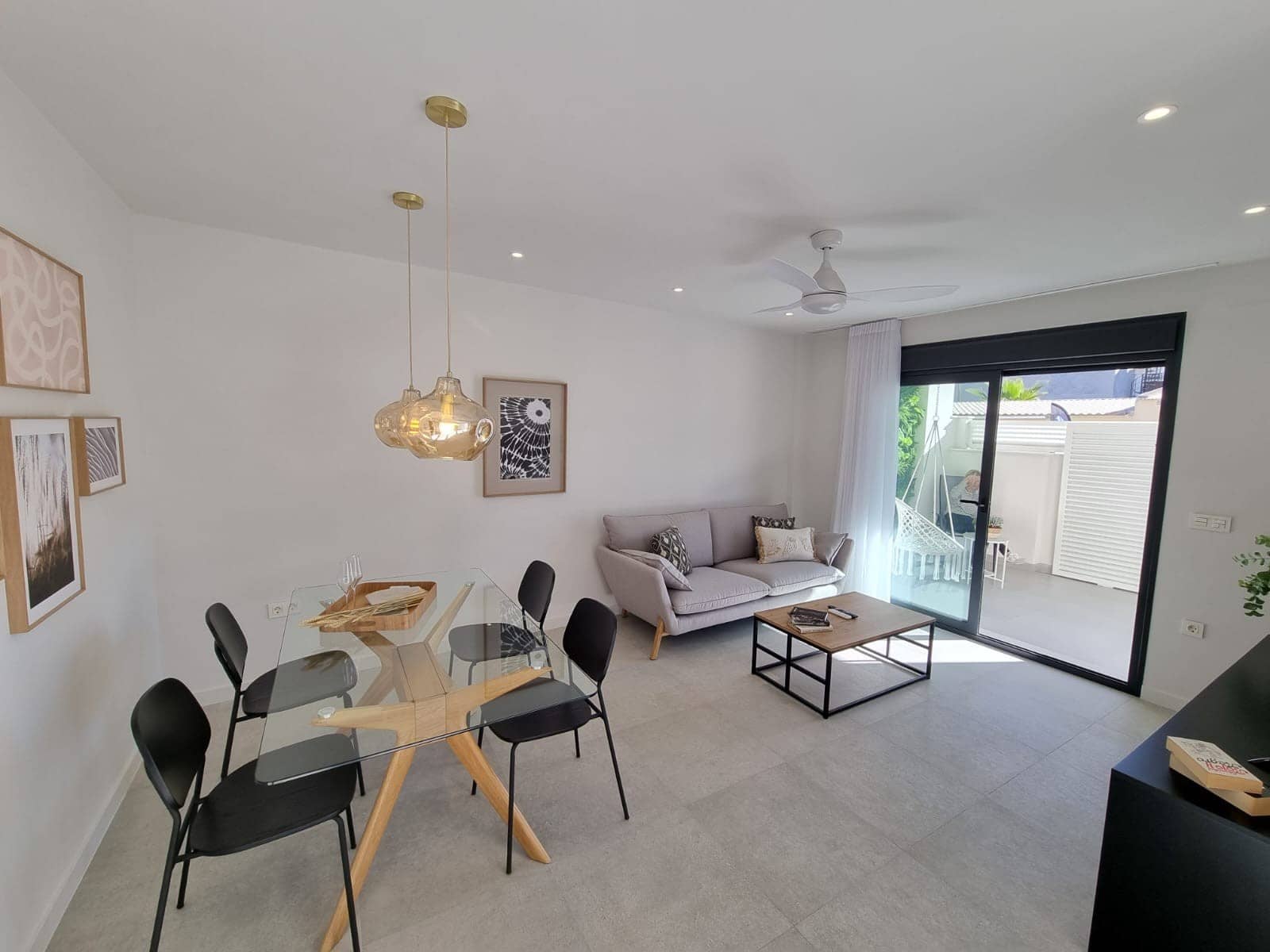 2 bedroom Apartment for sale in Pilar de la Horadada with pool - € 259,900 (Ref: 8535700)