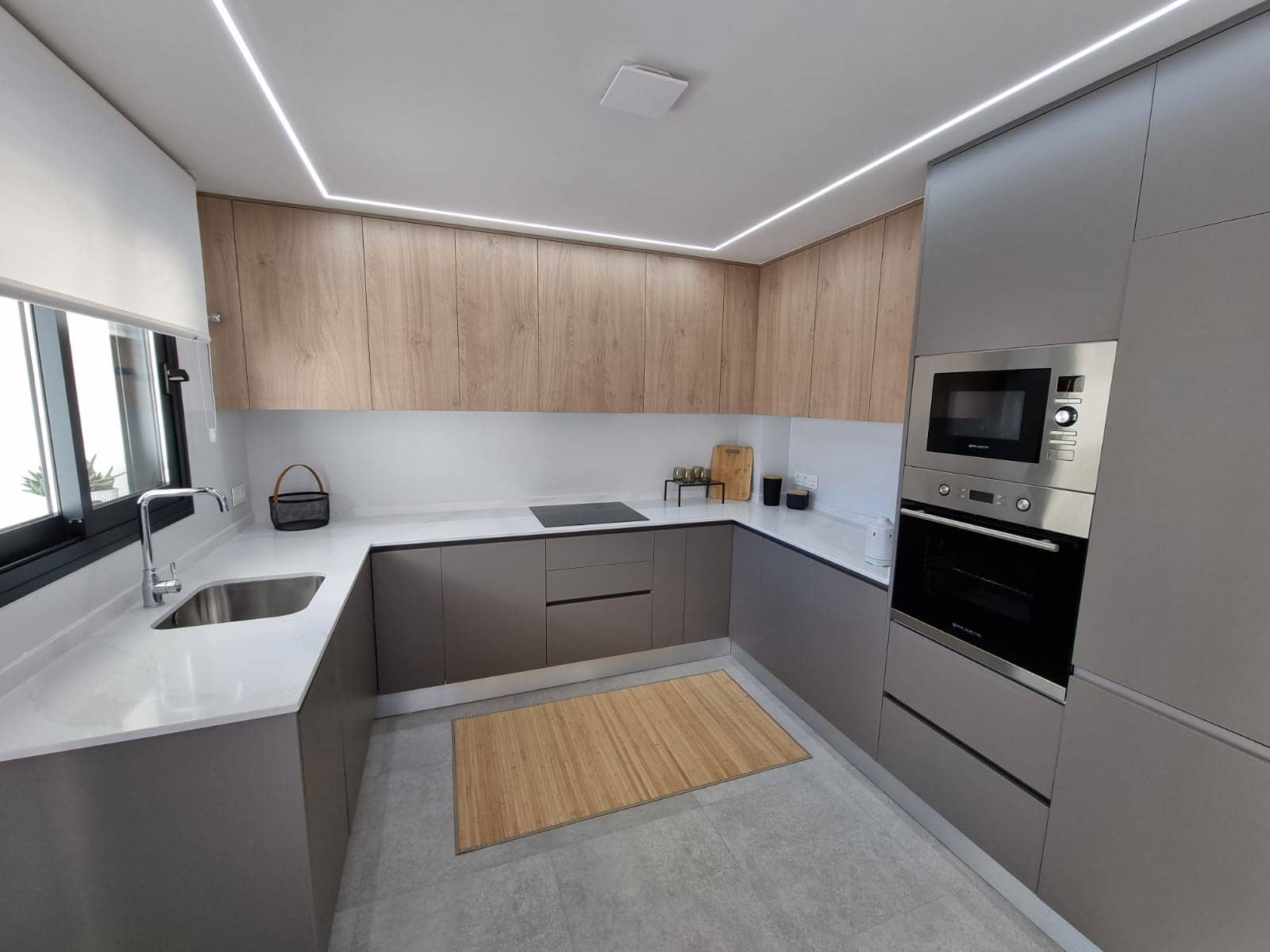 2 bedroom Apartment for sale in Pilar de la Horadada with pool - € 259,900 (Ref: 8535700)