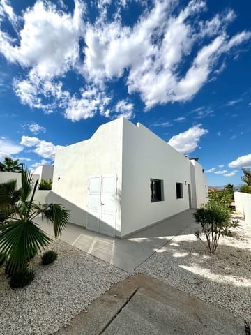 3 Zimmer Villa zu verkaufen in Benijófar mit Pool - 478.732 € (Ref: 8585639)