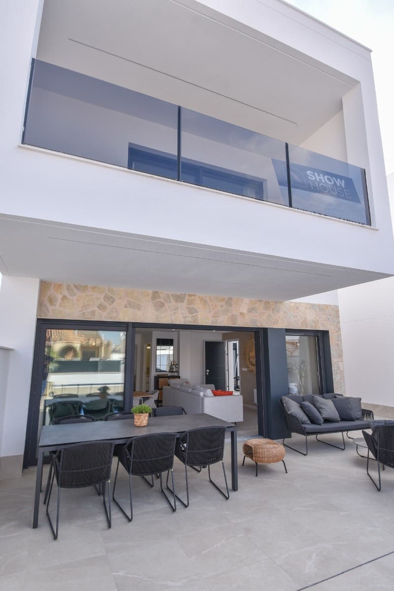 3 bedroom Villa for sale in San Pedro del Pinatar with pool - € 397,000 (Ref: 8661489)