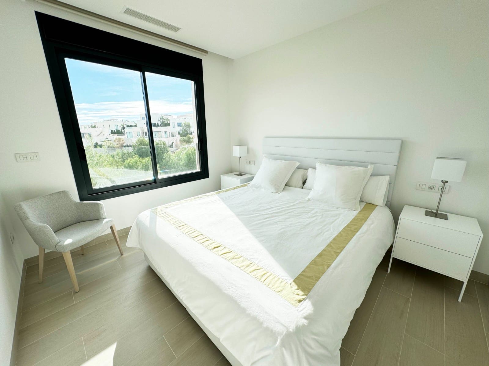 3 chambre Appartement à vendre à Las Colinas Golf avec piscine - 449 000 € (Ref: 8674479)