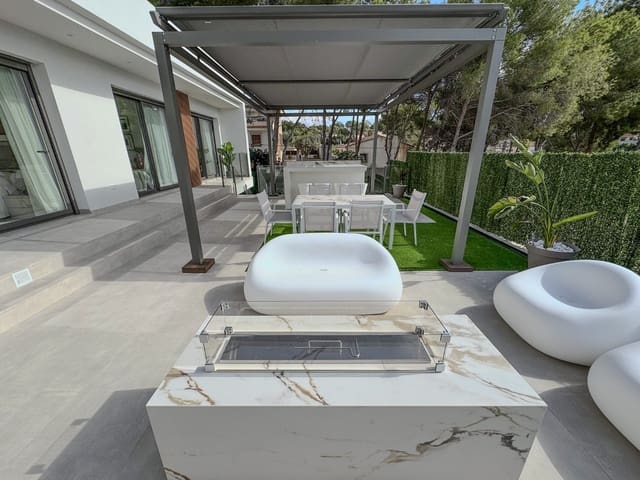 3 quarto Moradia para venda em Pinar de Campoverde, Pilar de la Horadada com piscina - 825 000 € (Ref: 8931702)