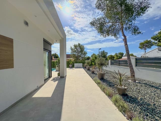 3 quarto Moradia para venda em Pinar de Campoverde, Pilar de la Horadada com piscina - 825 000 € (Ref: 8931702)