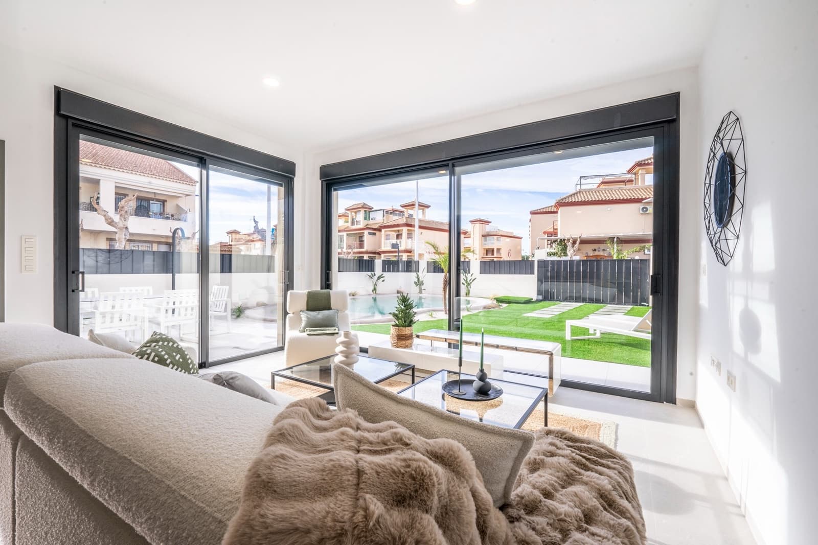 3 bedroom Villa for sale in Roldan with pool - € 395,950 (Ref: 8953493)