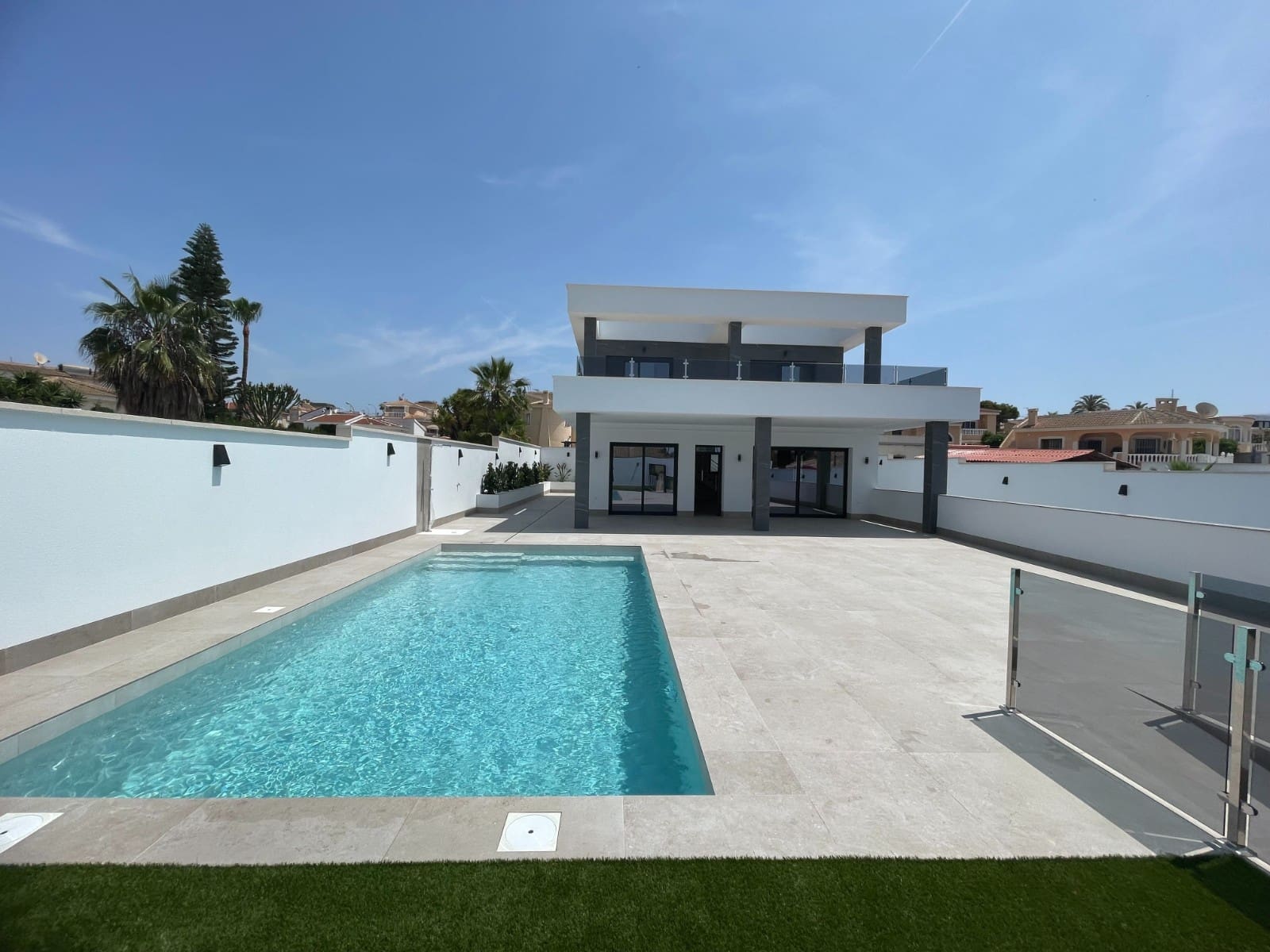 Chalet de 3 habitaciones en Ciudad Quesada en venta con piscina garaje - 799.900 € (Ref: 8953773)