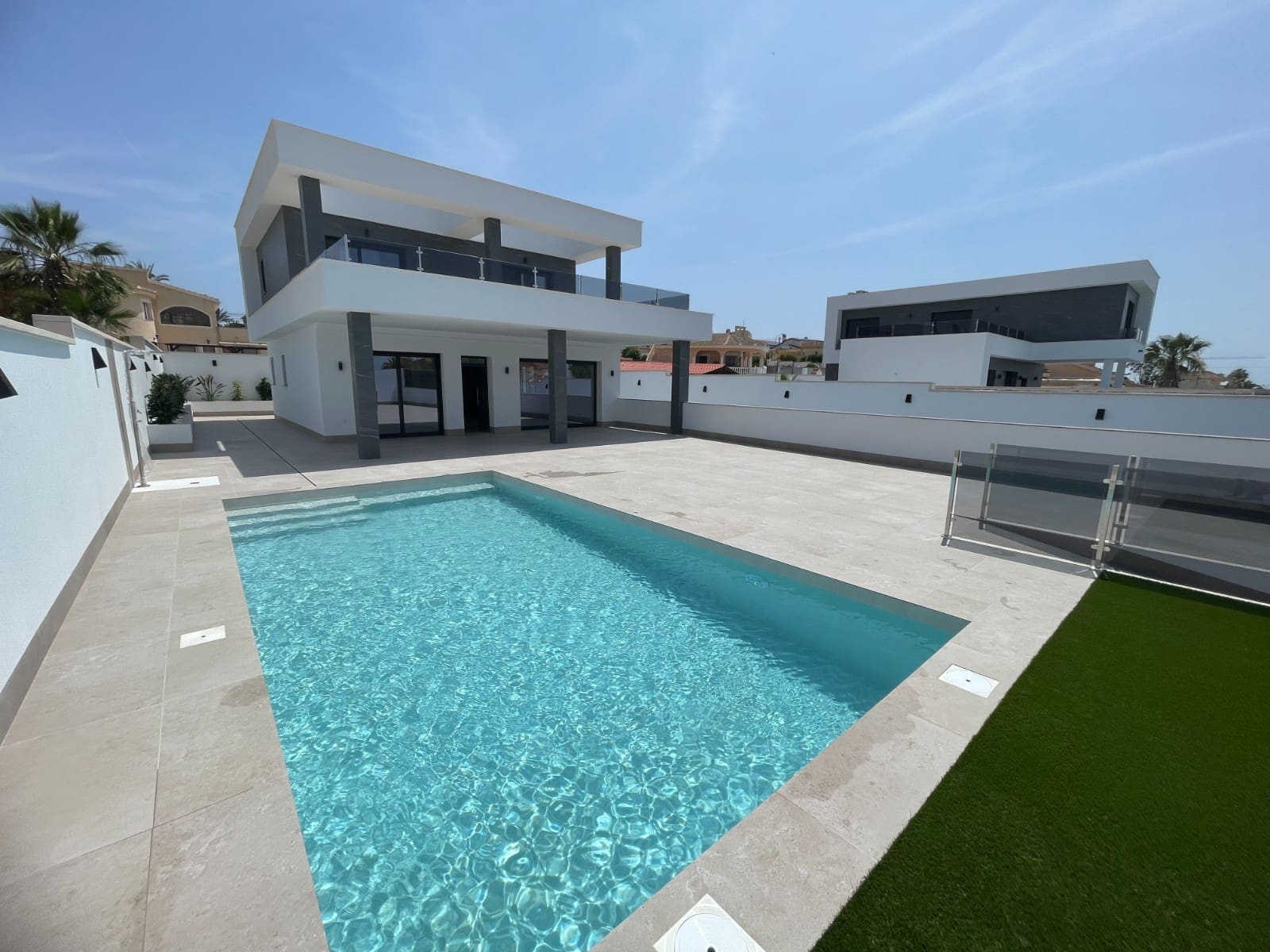 Chalet de 3 habitaciones en Ciudad Quesada en venta con piscina garaje - 799.900 € (Ref: 8953773)