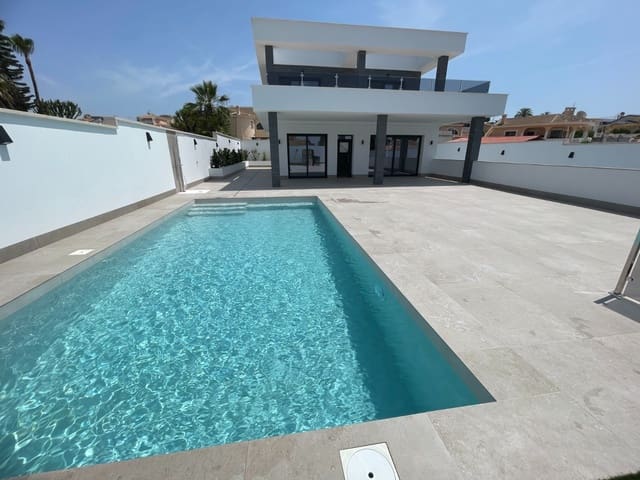 Chalet de 3 habitaciones en Ciudad Quesada, Rojales en venta con piscina garaje - 799.900 € (Ref: 8953773)