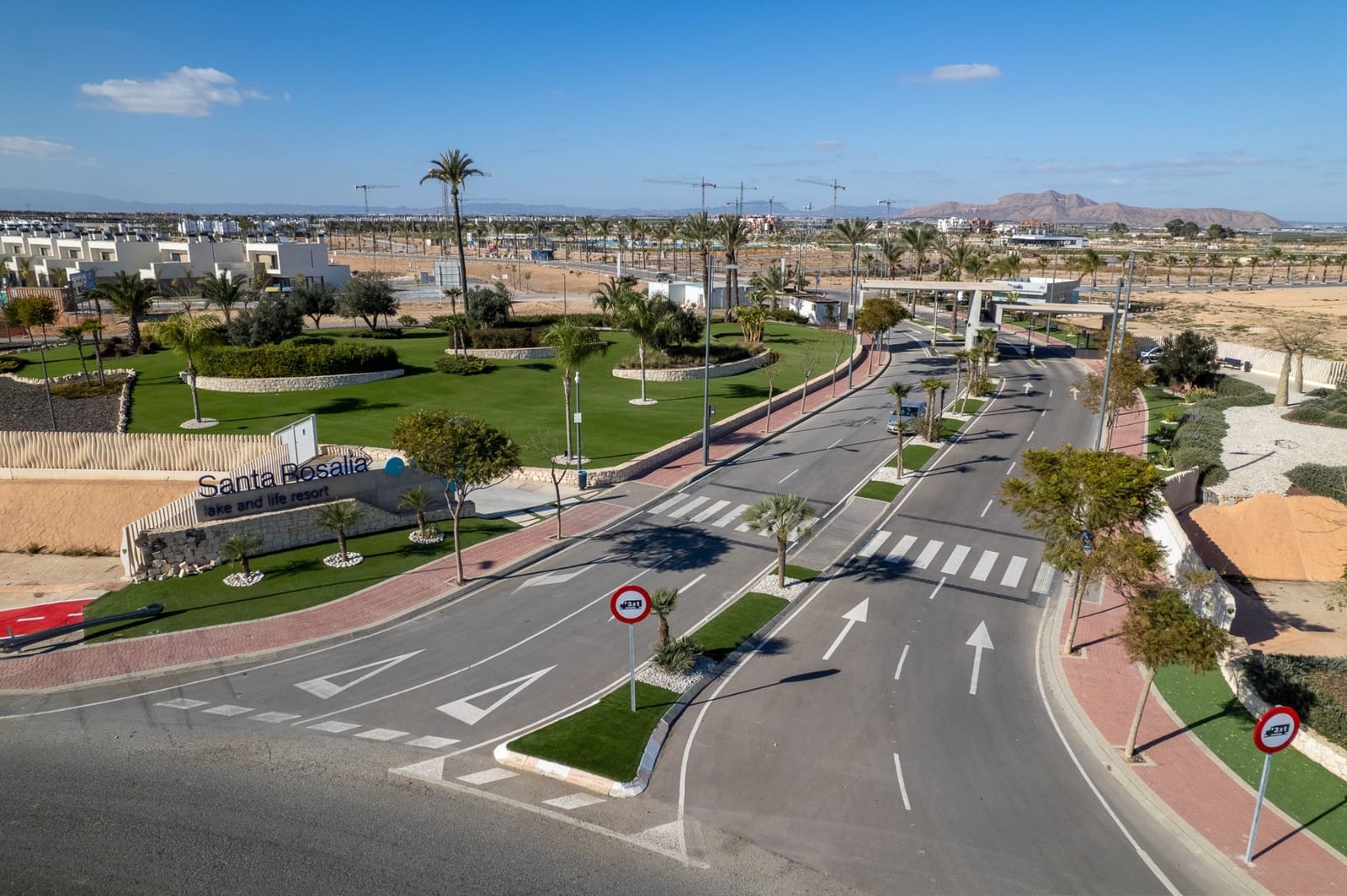 3 slaapkamer Villa te koop in Torre-Pacheco met zwembad - € 695.000 (Ref: 8967093)