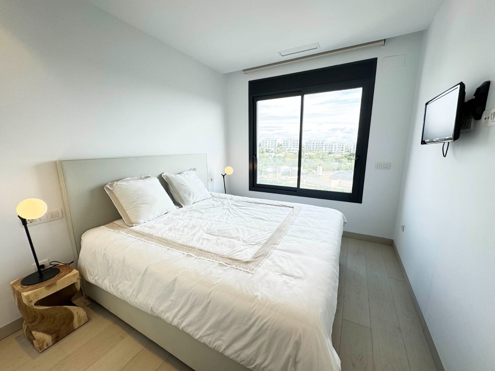 3 makuuhuone Huoneisto myytävänä paikassa Las Colinas Golf mukana uima-altaan - 425 000 € (Ref: 8975882)