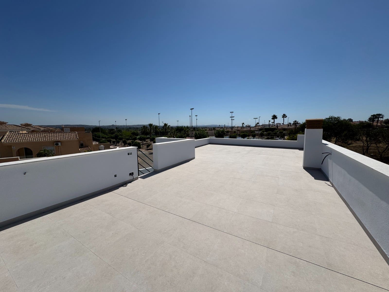 3 bedroom Villa for sale in San Fulgencio with pool - € 677,000 (Ref: 9006678)