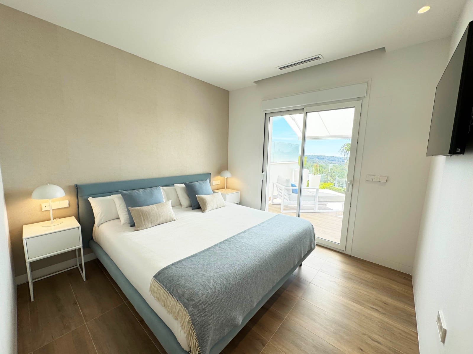 2 slaapkamer Appartement te koop in Las Colinas Golf met zwembad - € 455.000 (Ref: 9018188)