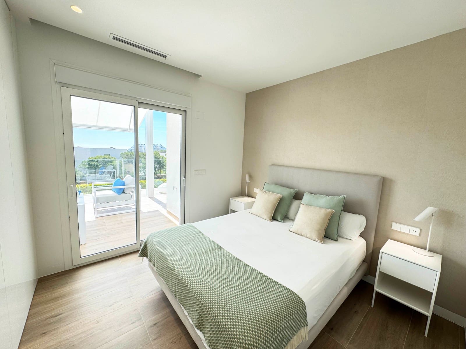 2 slaapkamer Appartement te koop in Las Colinas Golf met zwembad - € 455.000 (Ref: 9018188)