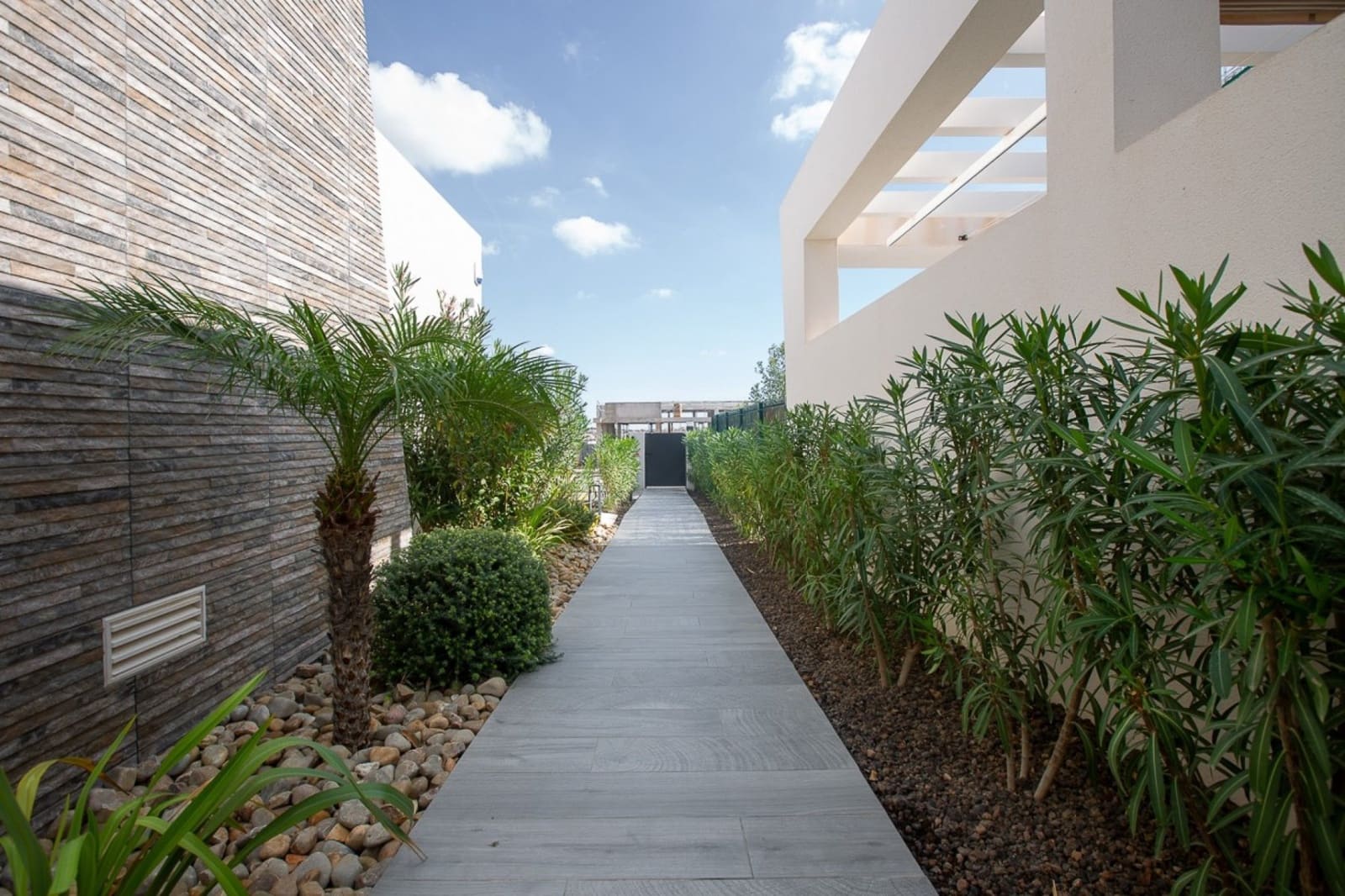 3 bedroom Villa for sale in Algorfa with pool - € 660,000 (Ref: 9028386)