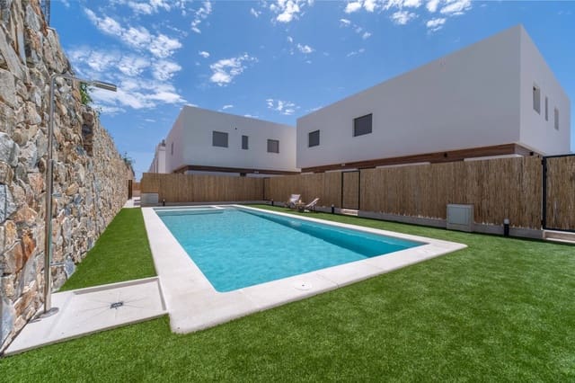 3 bedroom Townhouse for sale in Villamartin, Orihuela with pool garage - € 310,000 (Ref: 9050421)