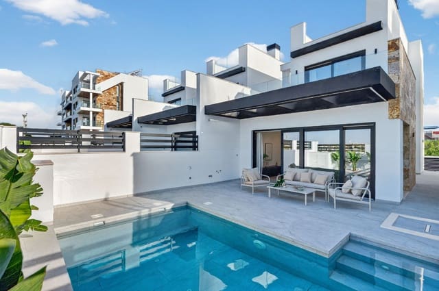 3 Zimmer Villa zu verkaufen in Aguas Nuevas, Torrevieja mit Pool Garage - 550.000 € (Ref: 9058338)