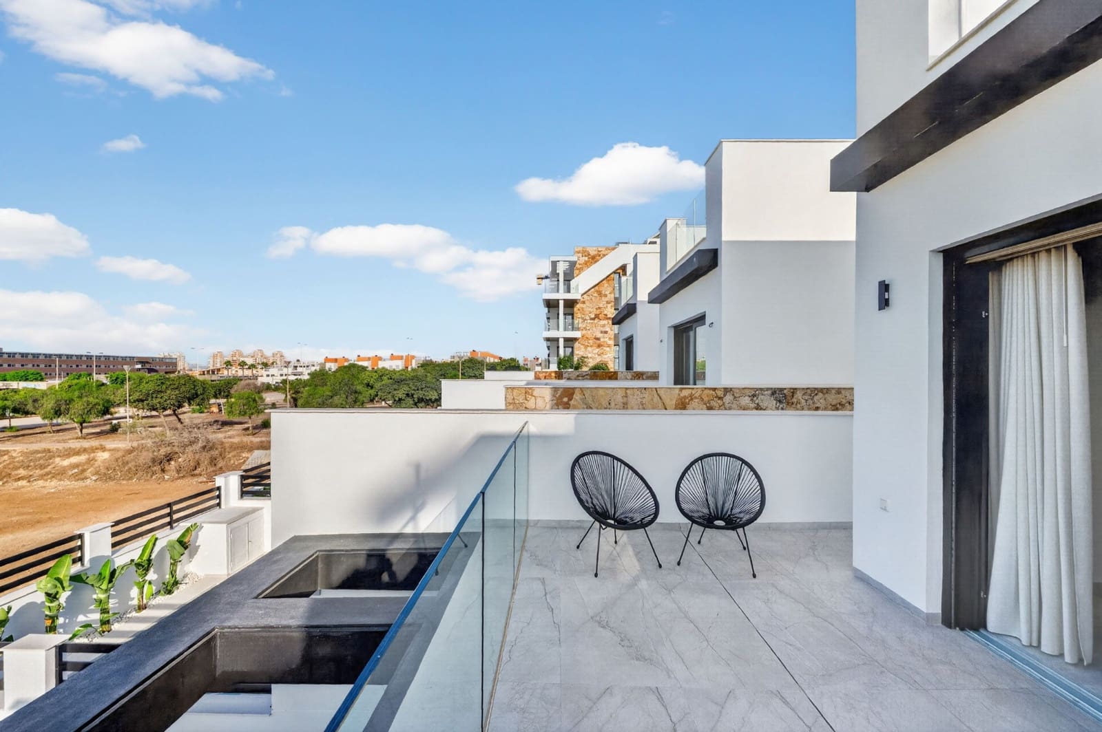 3 Zimmer Villa zu verkaufen in Torrevieja mit Pool Garage - 550.000 € (Ref: 9058338)