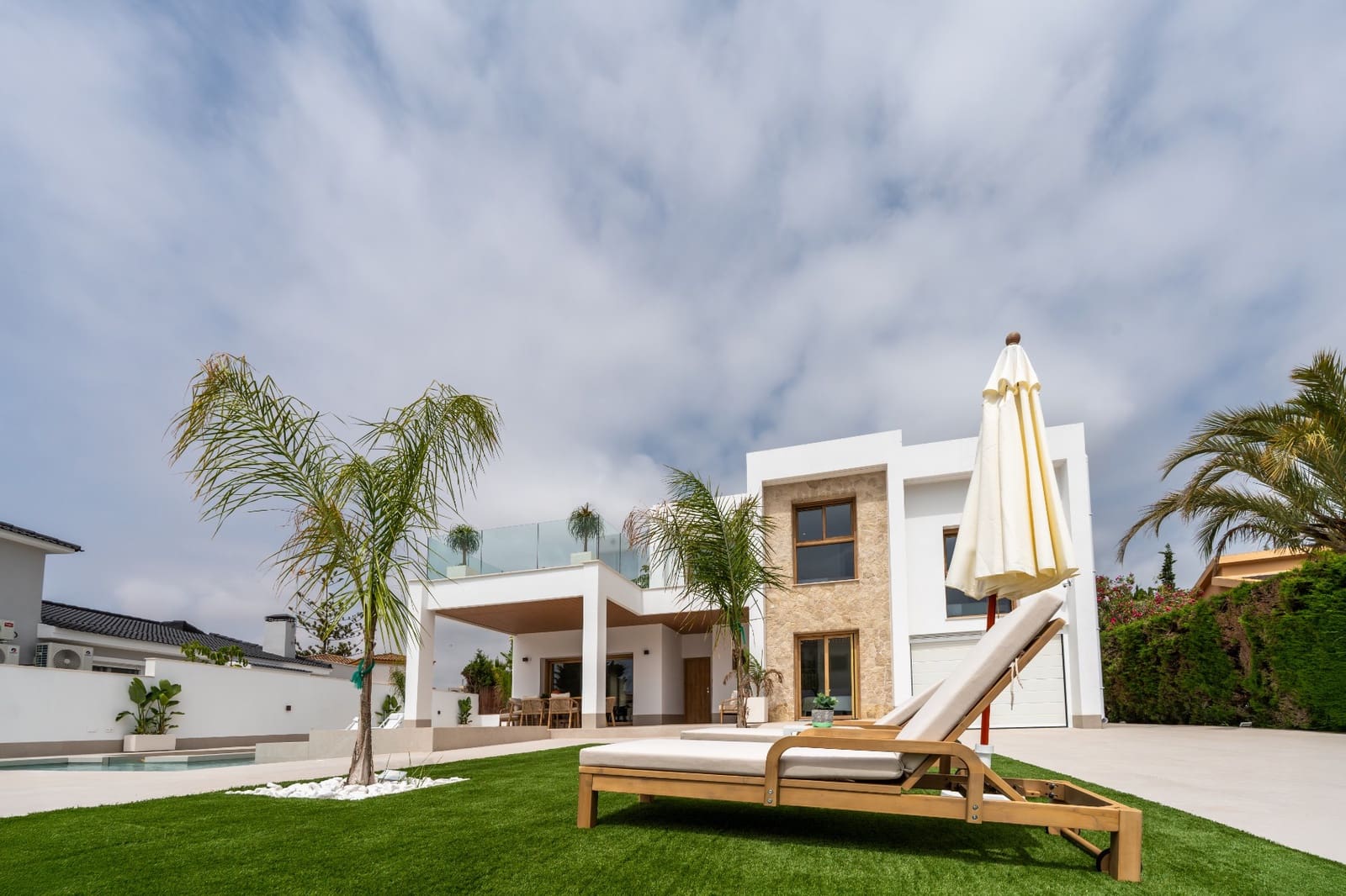 4 soveværelse Villa til salg i Campoamor med swimmingpool garage - € 1.350.000 (Ref: 9074545)