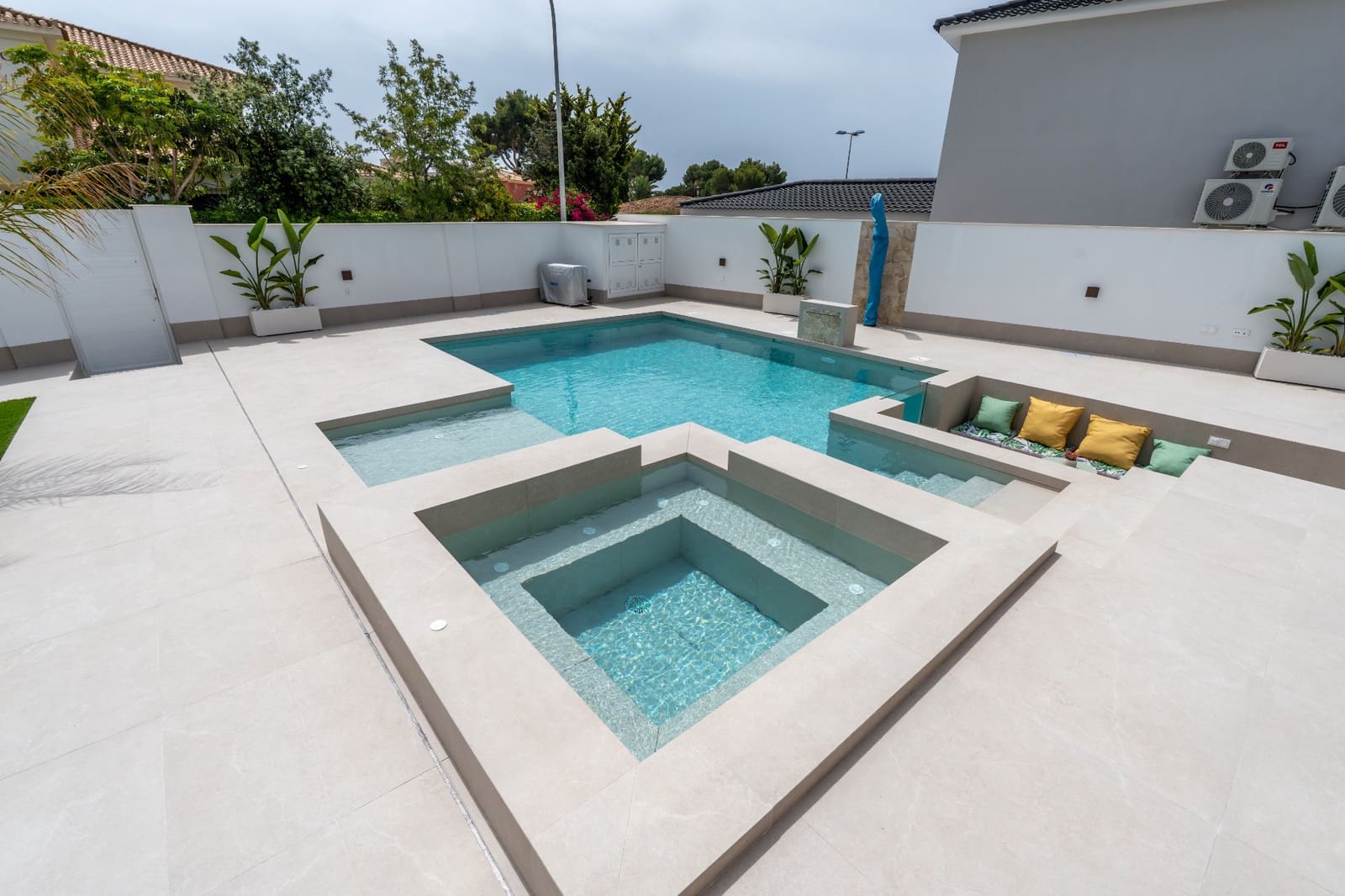 4 soveværelse Villa til salg i Campoamor med swimmingpool garage - € 1.350.000 (Ref: 9074545)