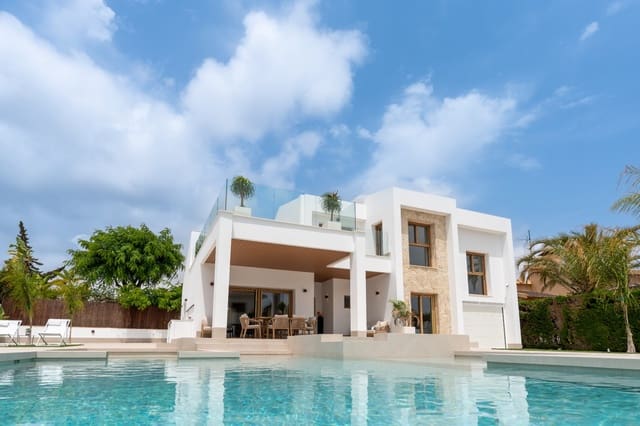 4 bedroom Villa for sale in Dehesa de Campoamor, Orihuela with pool garage - € 1,350,000 (Ref: 9074545)