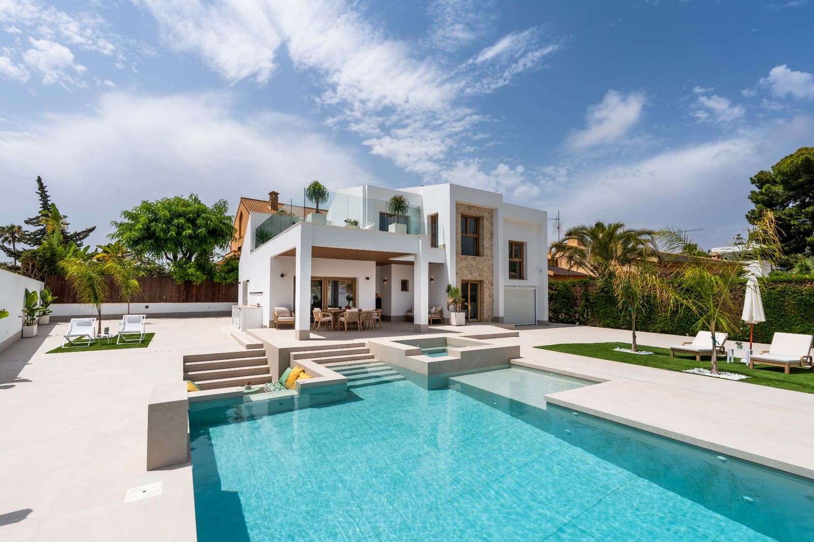 4 soveværelse Villa til salg i Campoamor med swimmingpool garage - € 1.350.000 (Ref: 9074545)