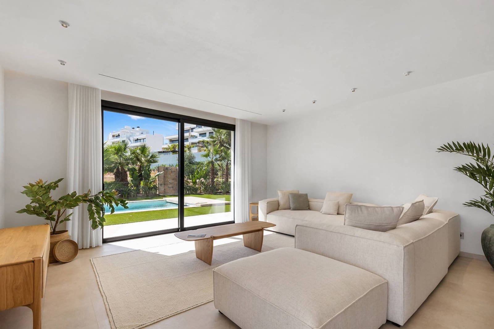 3 slaapkamer Appartement te koop in Las Colinas Golf met zwembad - € 1.085.000 (Ref: 9326106)