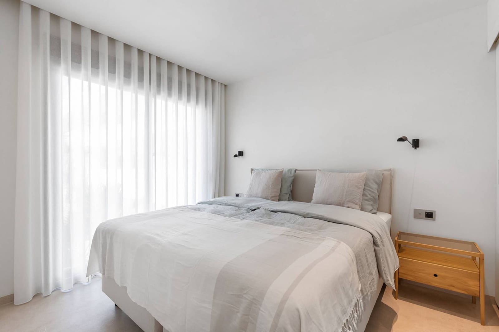 3 slaapkamer Appartement te koop in Las Colinas Golf met zwembad - € 1.085.000 (Ref: 9326106)