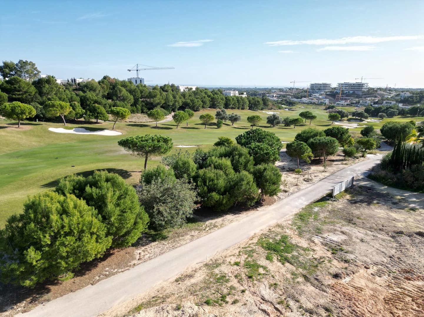 3 slaapkamer Appartement te koop in Las Colinas Golf met zwembad - € 1.085.000 (Ref: 9326106)