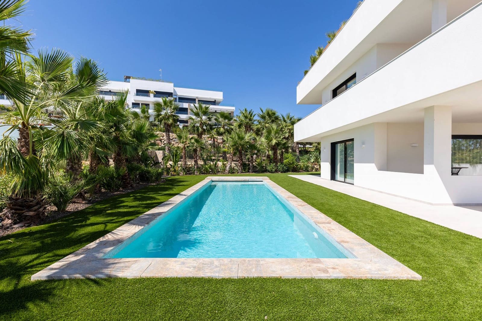 3 slaapkamer Appartement te koop in Las Colinas Golf met zwembad - € 1.085.000 (Ref: 9326106)