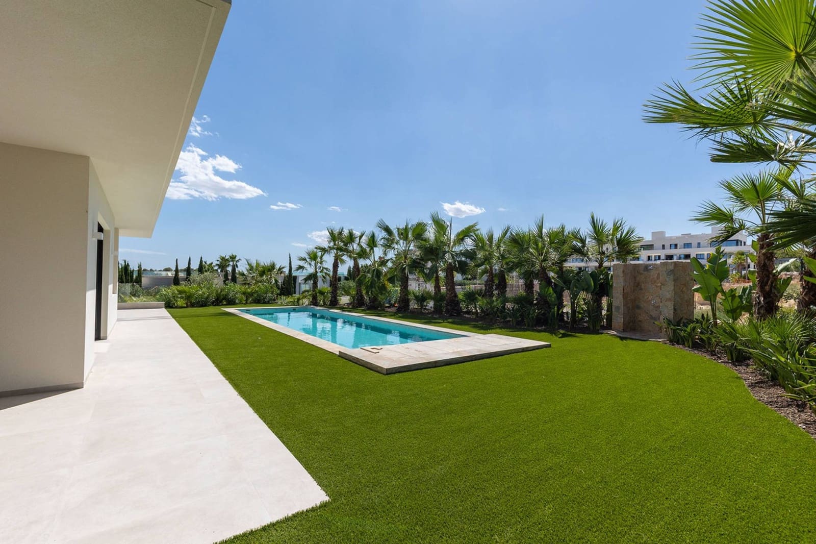 3 slaapkamer Appartement te koop in Las Colinas Golf met zwembad - € 1.085.000 (Ref: 9326106)