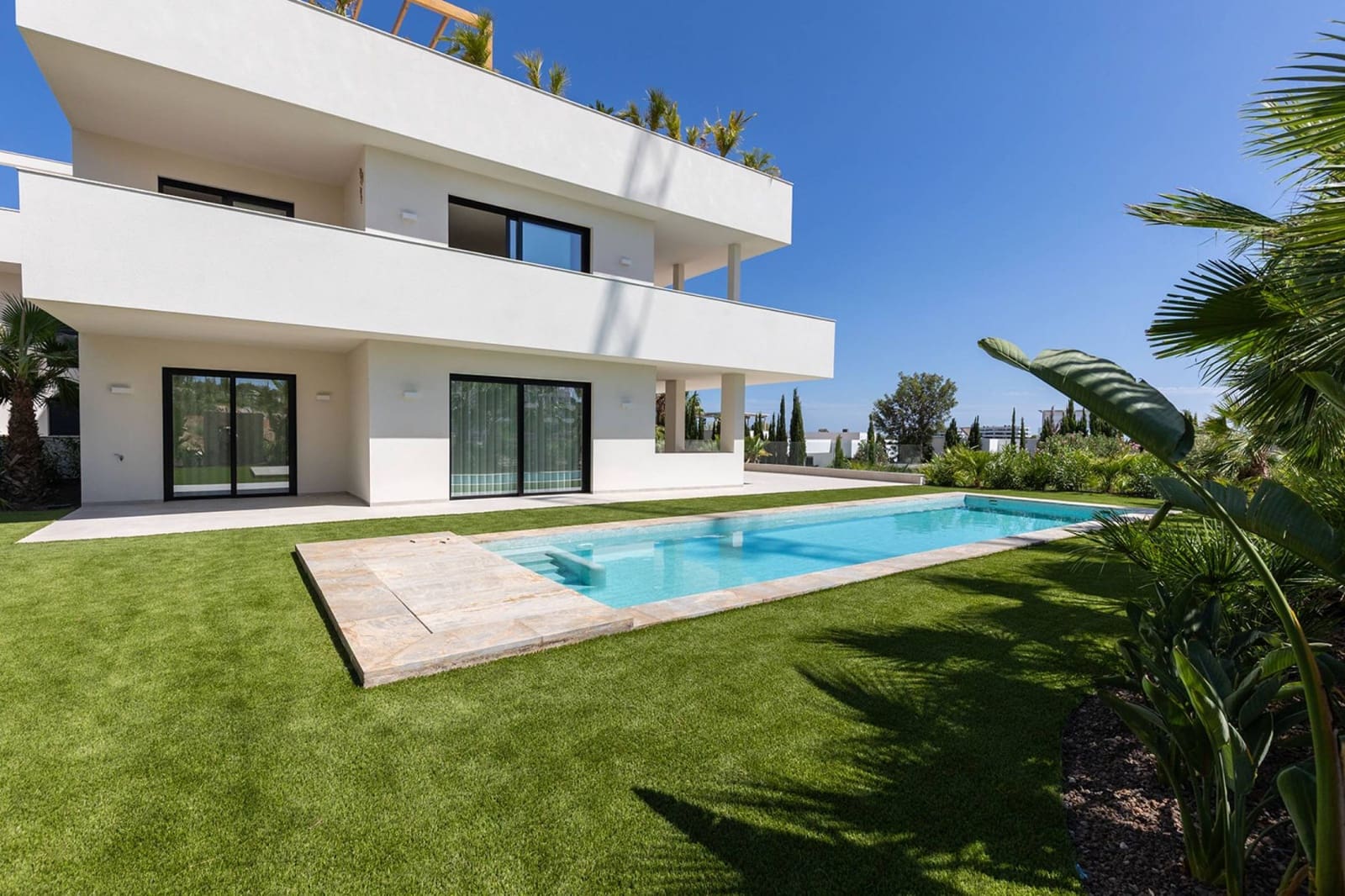 3 slaapkamer Appartement te koop in Las Colinas Golf met zwembad - € 1.085.000 (Ref: 9326106)