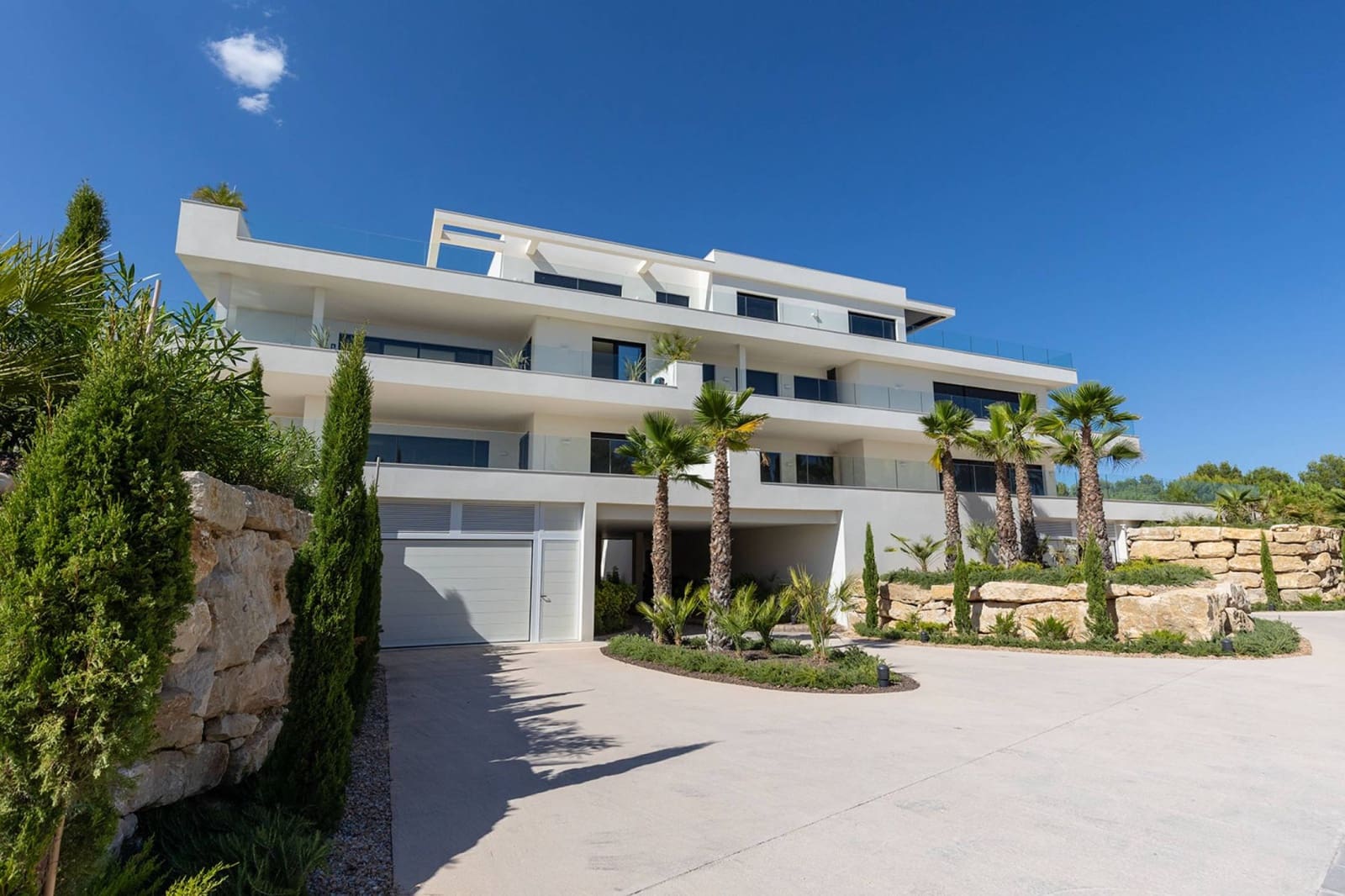 3 slaapkamer Appartement te koop in Las Colinas Golf met zwembad - € 1.085.000 (Ref: 9326106)