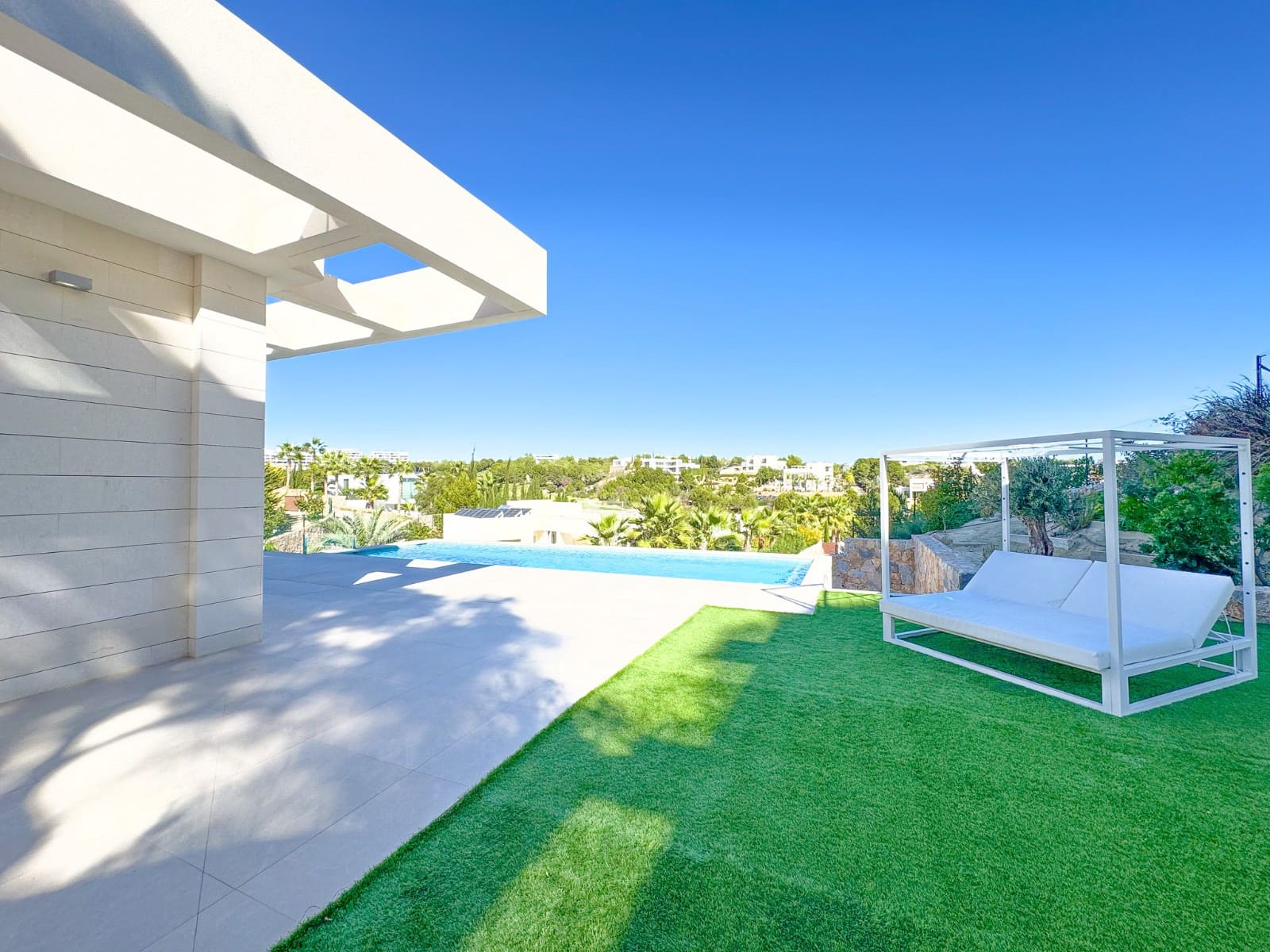 5 quarto Moradia para venda em Las Colinas Golf com piscina - 2 500 000 € (Ref: 9393273)