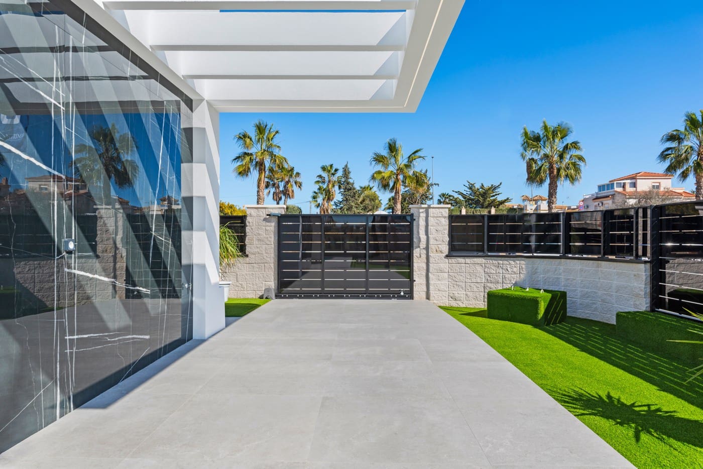 3 bedroom Villa for sale in Algorfa with pool - € 670,000 (Ref: 9432539)