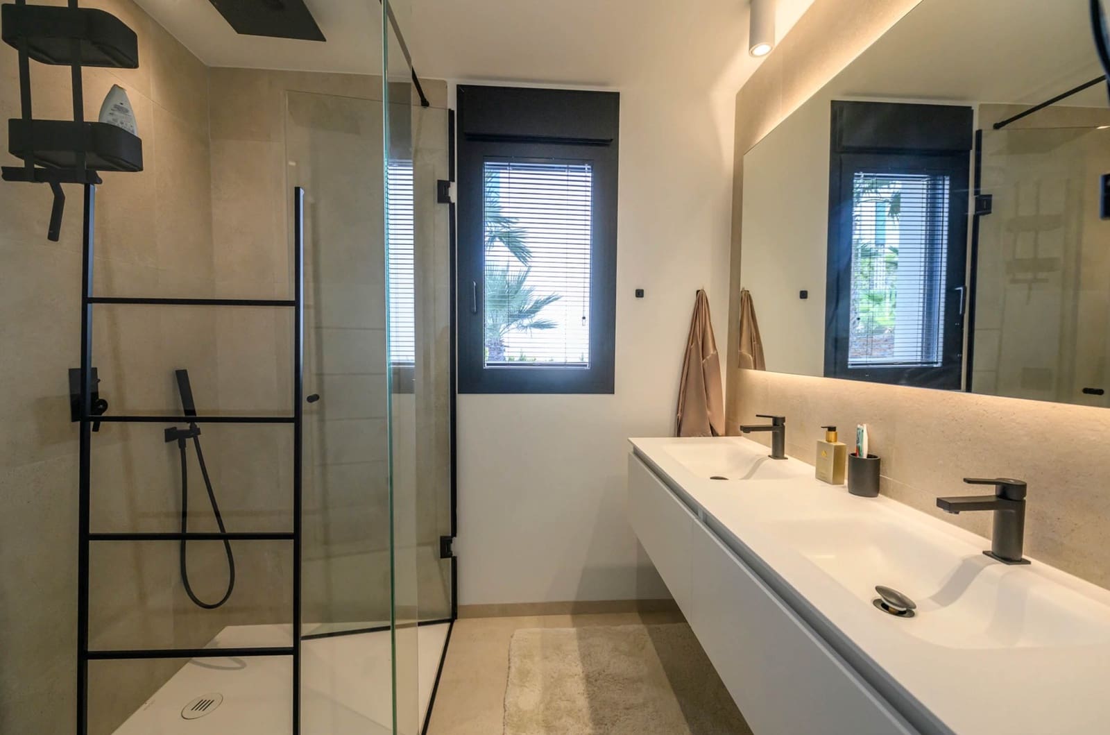 Apartamento de 3 habitaciones en Las Colinas Golf en venta con piscina - 645.000 € (Ref: 9450666)