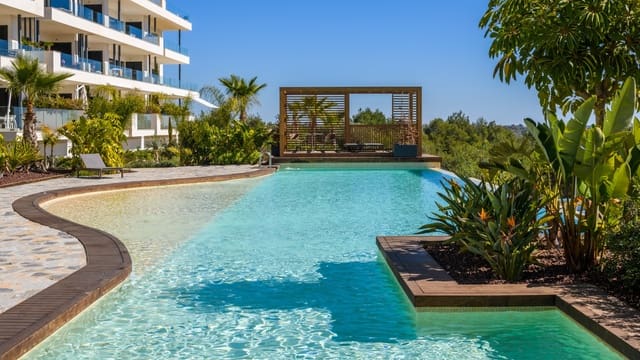 Apartamento de 3 habitaciones en Las Colinas Golf, Orihuela en venta con piscina - 645.000 € (Ref: 9450666)