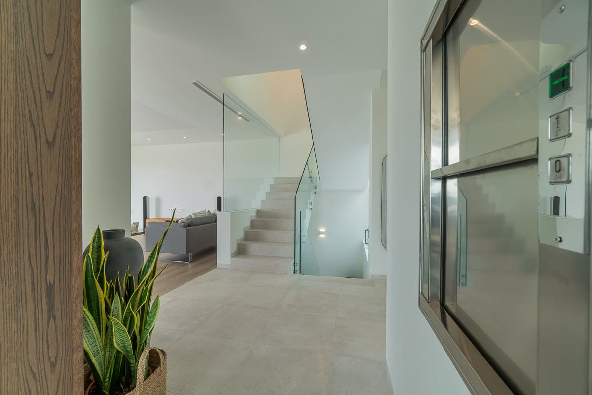 5 slaapkamer Villa te koop in Las Colinas Golf met zwembad - € 2.700.000 (Ref: 9450667)