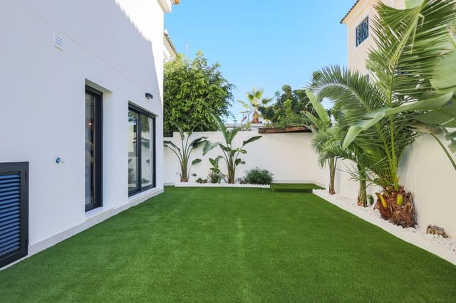 3 soveværelse Villa til salg i Campoamor, Orihuela med swimmingpool - € 590.000 (Ref: 9493932)