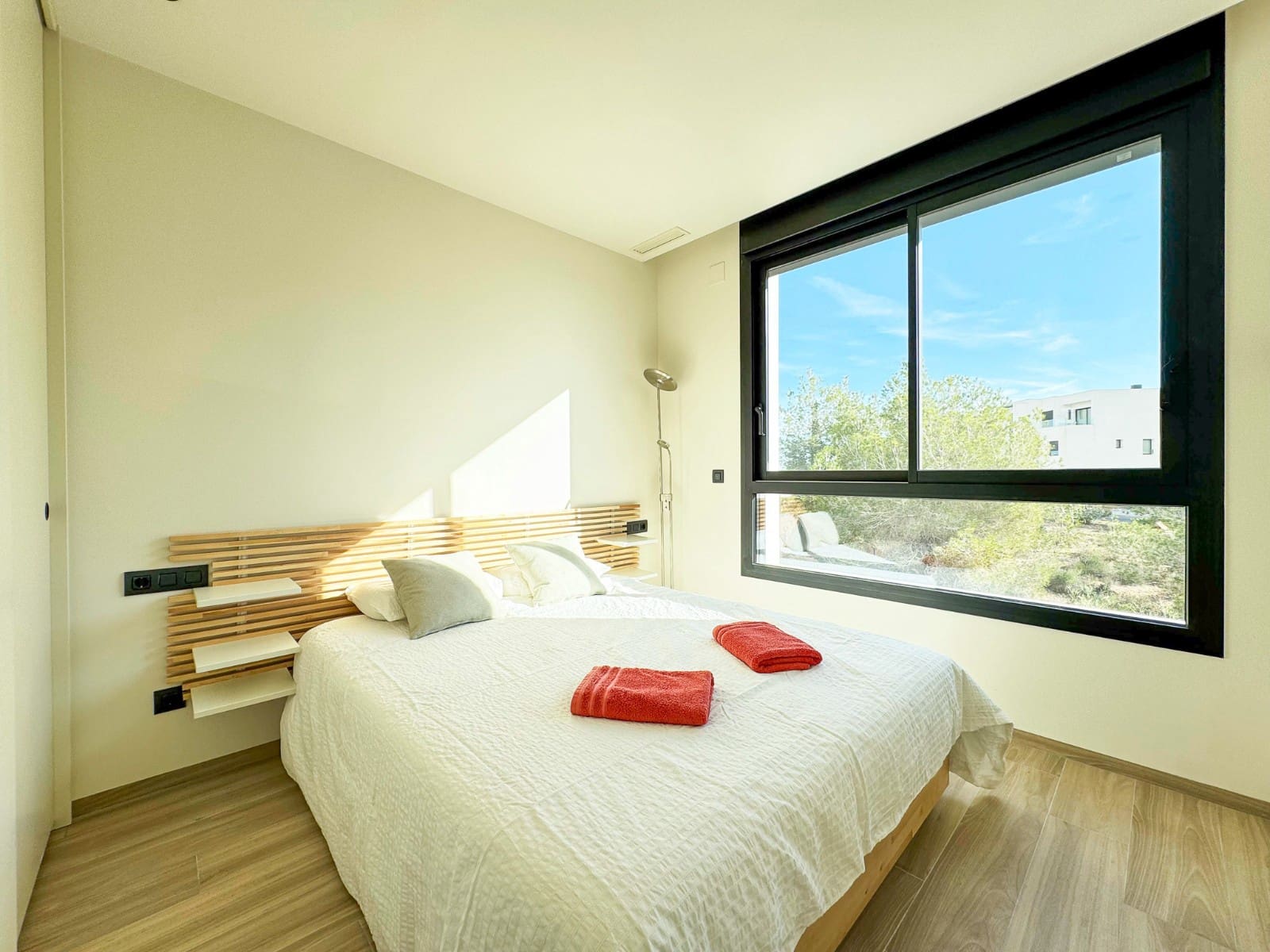 2 soverom Leilighet til salgs i Las Colinas Golf med svømmebasseng - € 459 000 (Ref: 9535615)