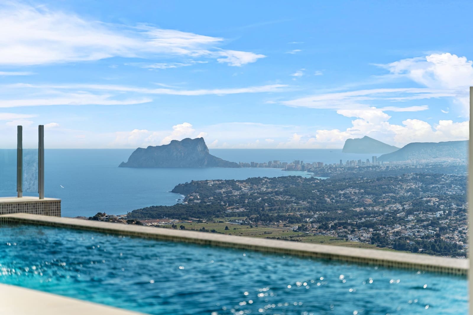 3 soveværelse Villa til salg i Cumbre del Sol med swimmingpool - € 1.640.000 (Ref: 9555267)