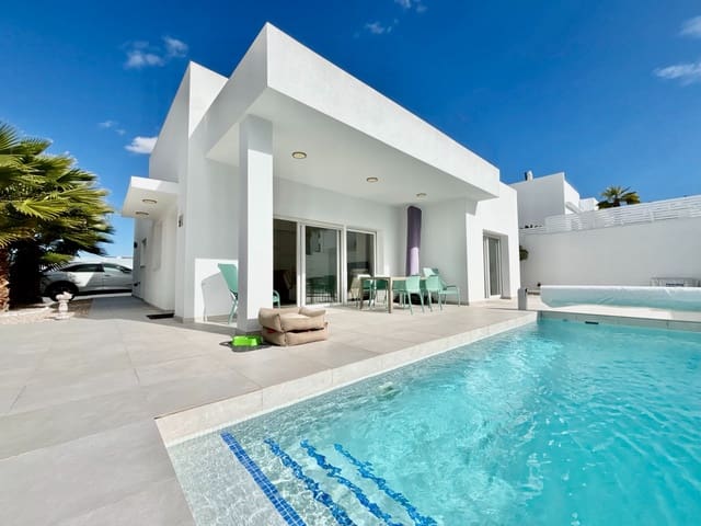 Chalet de 3 habitaciones en Benijófar en venta con piscina - 569.500 € (Ref: 9610202)