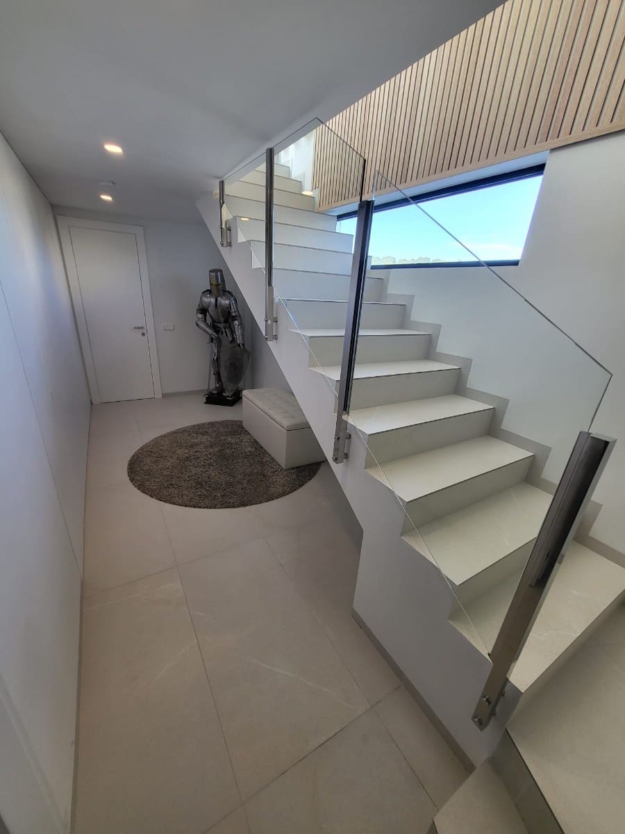 4 quarto Moradia para venda em Las Colinas Golf com piscina - 1 450 000 € (Ref: 9615216)