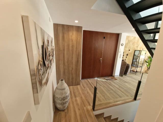 3 soverom Villa til salgs i Monforte del Cid med svømmebasseng - € 795 000 (Ref: 9619055)