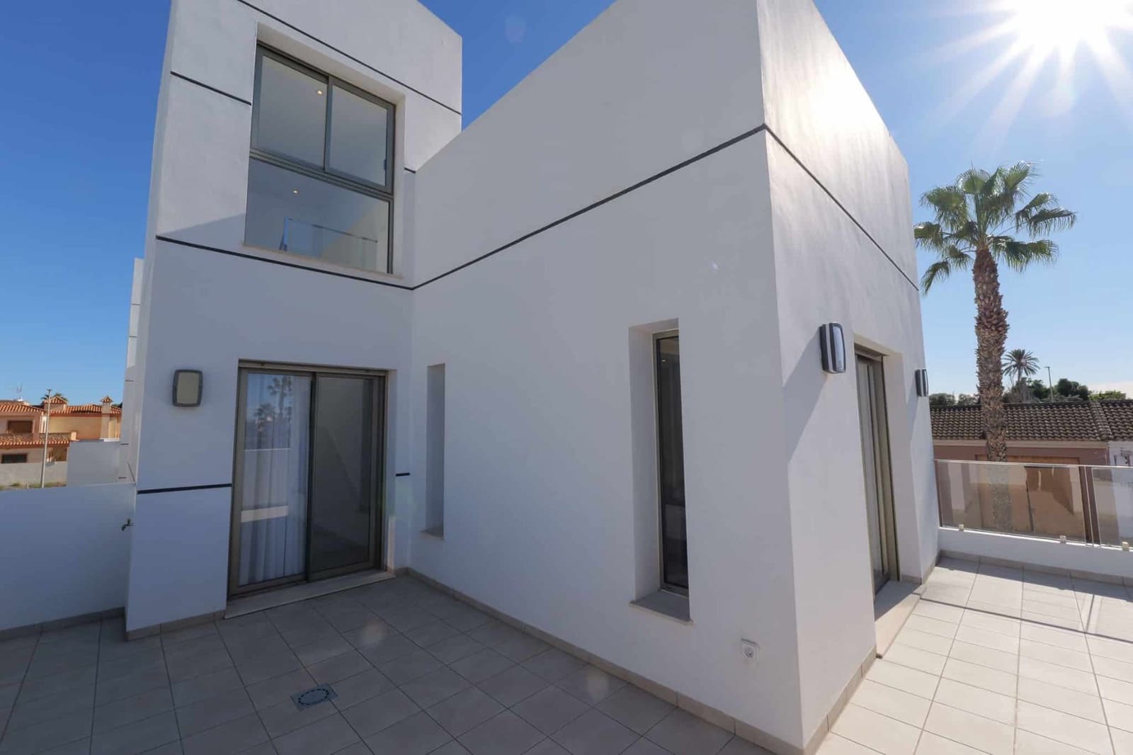 Chalet de 3 habitaciones en Los Alcázares en venta con piscina garaje - 544.841 € (Ref: 9678179)