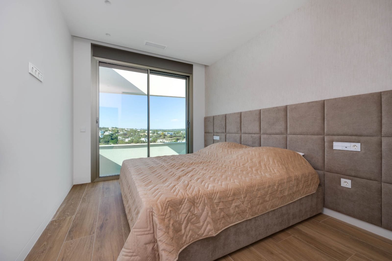 3 soveværelse Lejlighed til salg i Las Colinas Golf med swimmingpool - € 1.130.000 (Ref: 9701401)