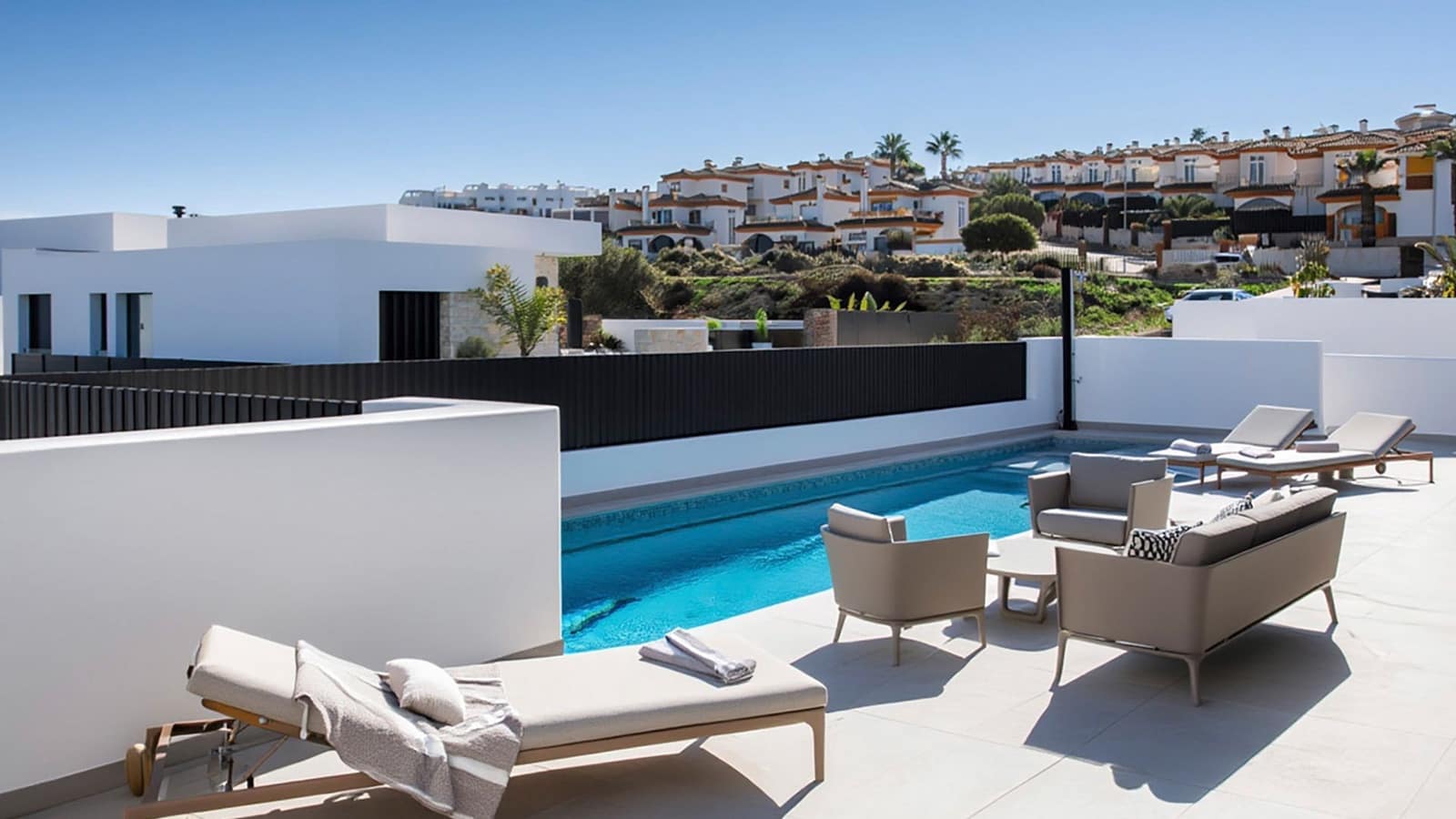 4 soveværelse Villa til salg i Ciudad Quesada med swimmingpool garage - € 788.750 (Ref: 9810395)