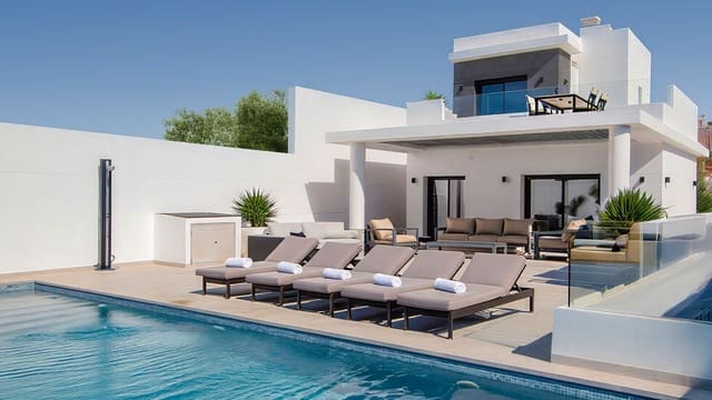 Chalet de 4 habitaciones en Ciudad Quesada, Rojales en venta con piscina garaje - 798.750 € (Ref: 9821585)