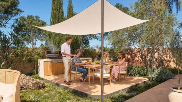 Chalet de 4 habitaciones en La Marina, Elche / Elx en venta con piscina garaje - 1.387.000 € (Ref: 9823616)