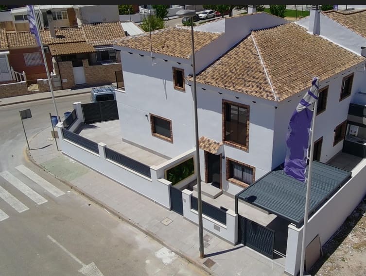 3 camera da letto Casa in vendita in Pilar de la Horadada con piscina - 299.900 € (Rif: 9866149)