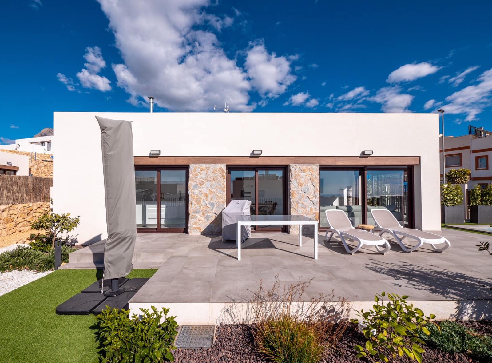 3 makuuhuone Huvila myytävänä paikassa Finestrat mukana uima-altaan - 690 950 € (Ref: 9921171)